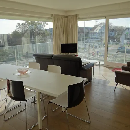 In Near Sandy Beaches, Cleaning Included * Nieuwpoort